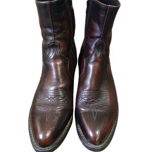 SAGE men's  fine burgundy leather western boots style 3147, size 8B.